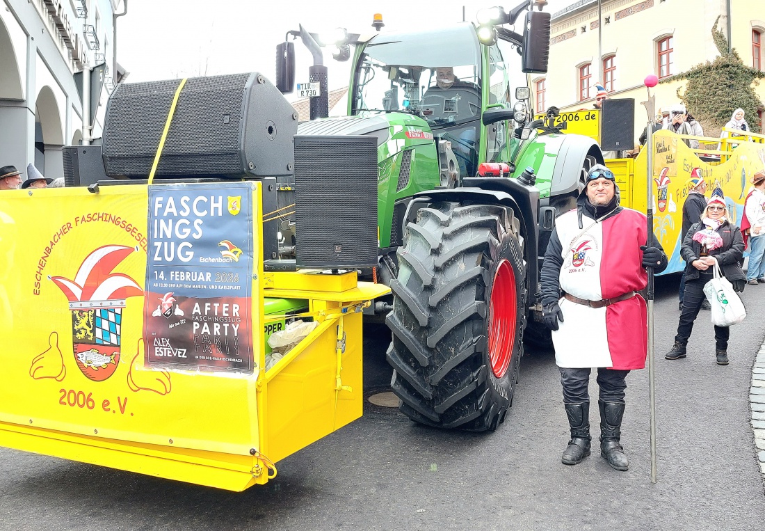 Der Fasching in Pressath 2026 begeisterte mit kreativen Kostümen und außergewöhnlichen Motto-Gruppen.

Auffällige Alien-Verkleidungen, fantasievolle Wagen und humorvolle Darstellungen sorgten für viele Lacher am Straßenrand.
Der Faschingsverein Pressath und zahlreiche Teilnehmer brachten mit Musik und Showeinlagen beste Stimmung ins Zentrum der Stadt.
Tausende Besucher feierten gemeinsam ein farbenfrohes und lebendiges Spektakel.

Der Fasching 2026 bleibt als fröhliches, ideenreiches und bestens besuchtes Fest in Pressath in Erinnerung.