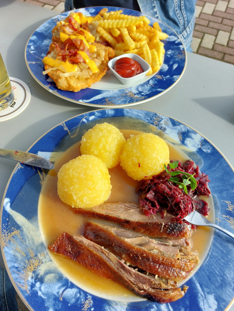 Foto: Martin Zehrer - Gansbrust und Westernschnitzel...<br />
Ein perfektes Sonntag-Mittag-Essen beim Fröhler in Erdenweis... 