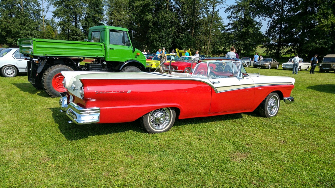 Foto: Martin Zehrer - Ein Ford Fairlane, gesehen beim Oldtimertreffen in Kemnath 