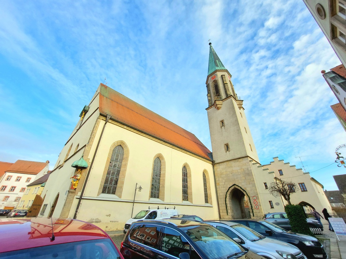 Foto: Martin Zehrer - Kemnath - heute, am 9. Dezember 2022, war mal wieder verhältnismäßig freundliches Wetter.<br />
Selbst die Sonne strahlte manchmal durch die Wolken hervor. 