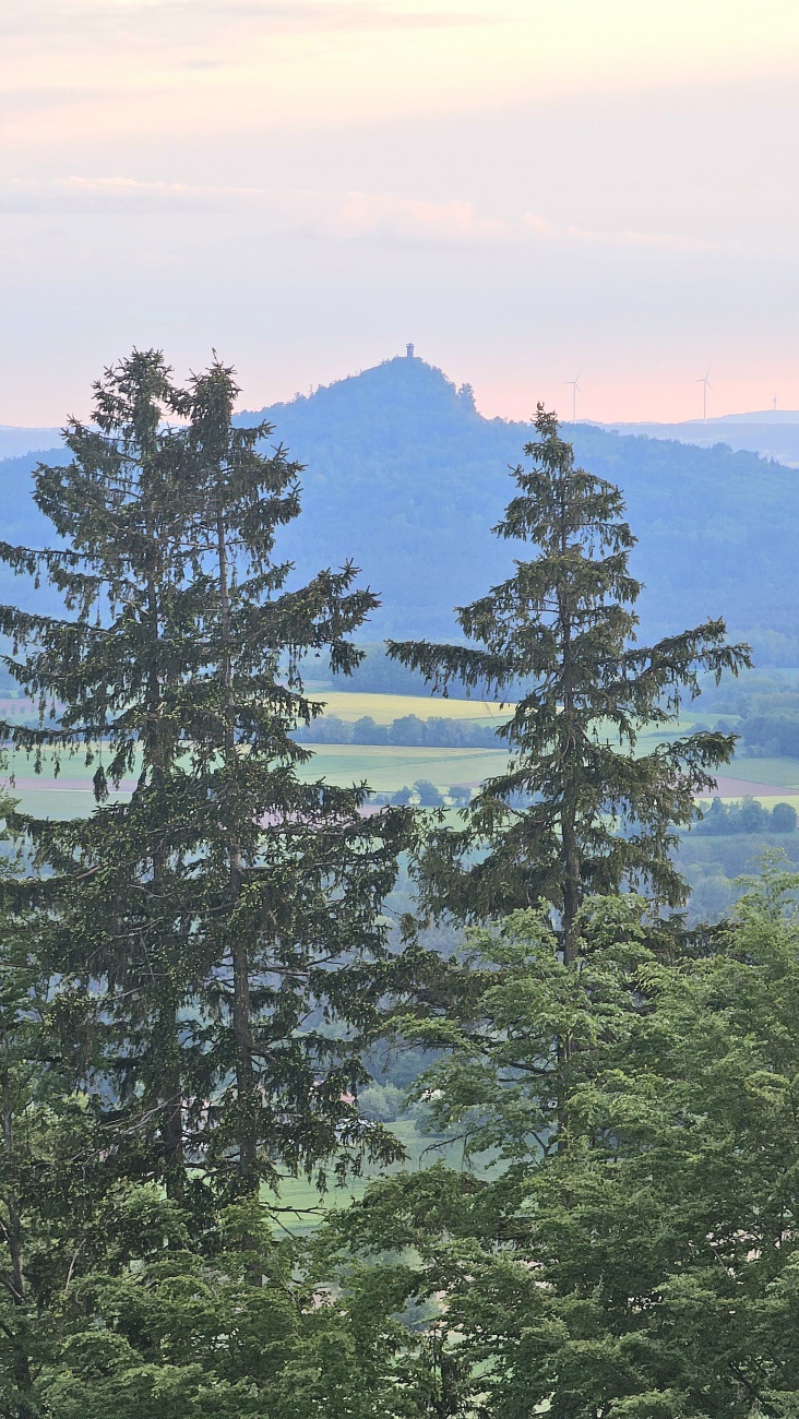 Der Blick vom godaser Berg rüber zum Rauher Kulm.