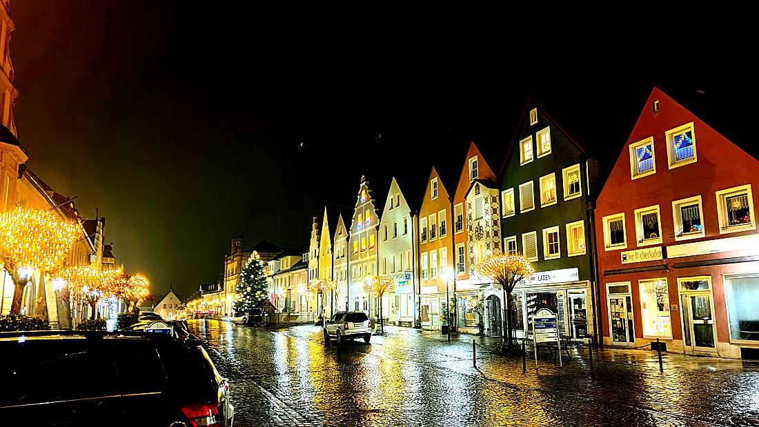 Foto: Martin Zehrer - Himmlisch - Historischer Stadtplatz in Kemnath zur Weihnachtszeit... <br />
<br />
Noch 3 Tage, dann kommt das Christkind :-) 