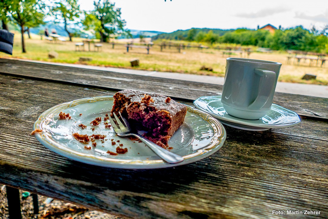 Foto: Martin Zehrer - Ein Kaffee und ein guter Kuchen nach der Brotzeit auf der Tremmelhauserhöhe-Höhe ;-) 