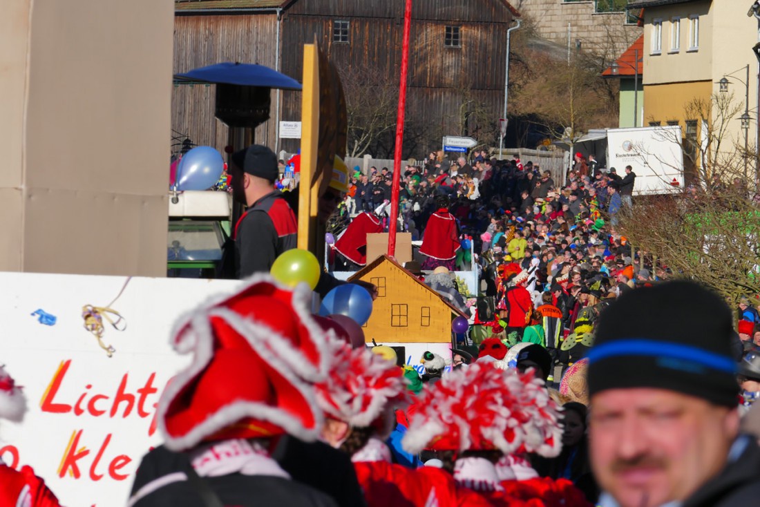 Foto: Martin Zehrer - Rückblick 2016: für mehr Fasching klicke unten auf Faschingszug;-)<br />
<br />
44. Faschingszug durch Waldeck am 7. Februar 2016!<br />
<br />
Tanzen, lachen und Gaudi machen ;-)<br />
<br />
Viele G 