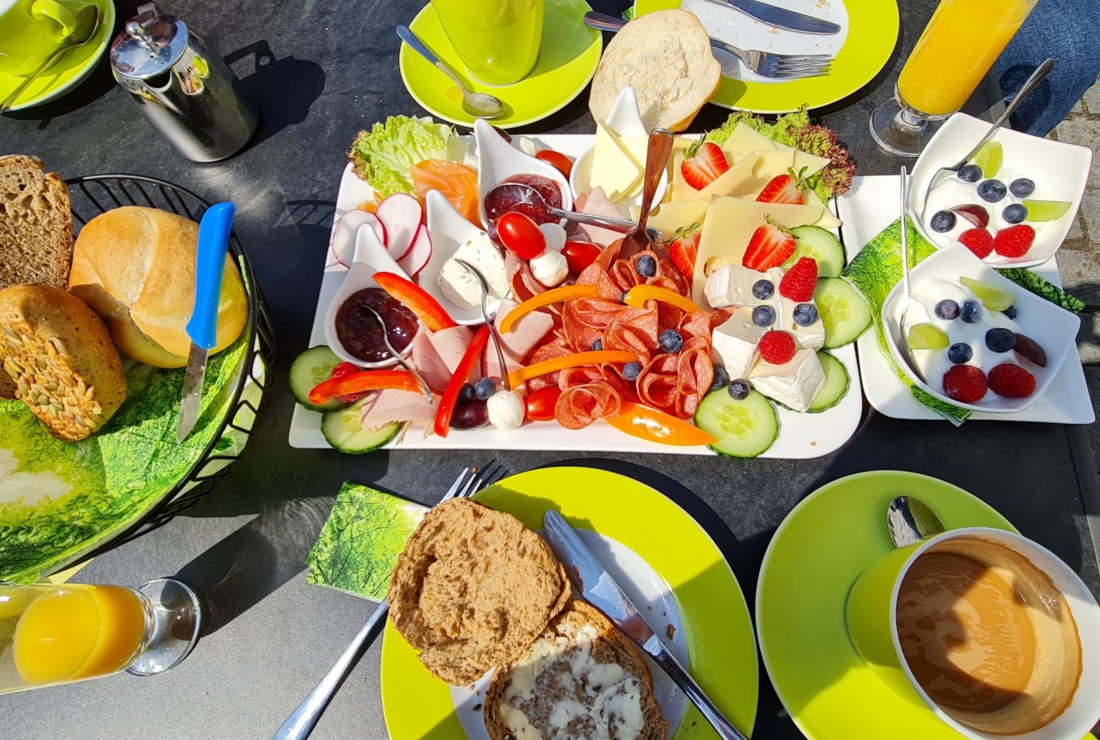 Foto: Martin Zehrer - Nette Menschen und ein wundervoller, reichhaltiger und sehr genussvoller Frühstücks-Samstag beim Bäckeradl in Kemnath.<br />
Die Historie dieser Bäckerei ist einmalig, die Grü 