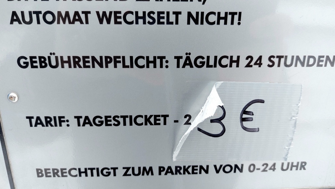 Foto: Martin Zehrer - Kein Parken ohne Bezahlung rund um den Fichtelsee. <br />
<br />
Auch für Einheimische gilt die Preiserhöhung. 