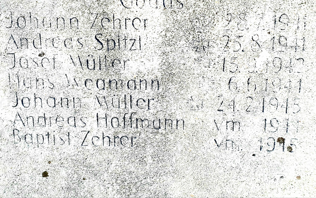 Foto: Martin Zehrer - Heute auf dem alten, früheren  Friedhof in Waldeck auf einer Gedenktafel entdeckt.<br />
<br />
Opa Baptist Zehrer aus Godas,  Vermisst 1945.<br />
Bis heute ohne Hinweise auf den Verbl 