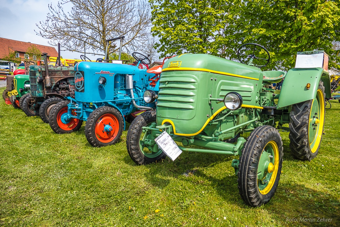 Foto: Martin Zehrer - Bautz, Eicher, Hanomag und Co... in einer Reihe standen sie am Eingang zum Traktortreffen in Kirchenpingarten. Der Eigentümer dieser kleinen Prachtstücke ist zugleich der 