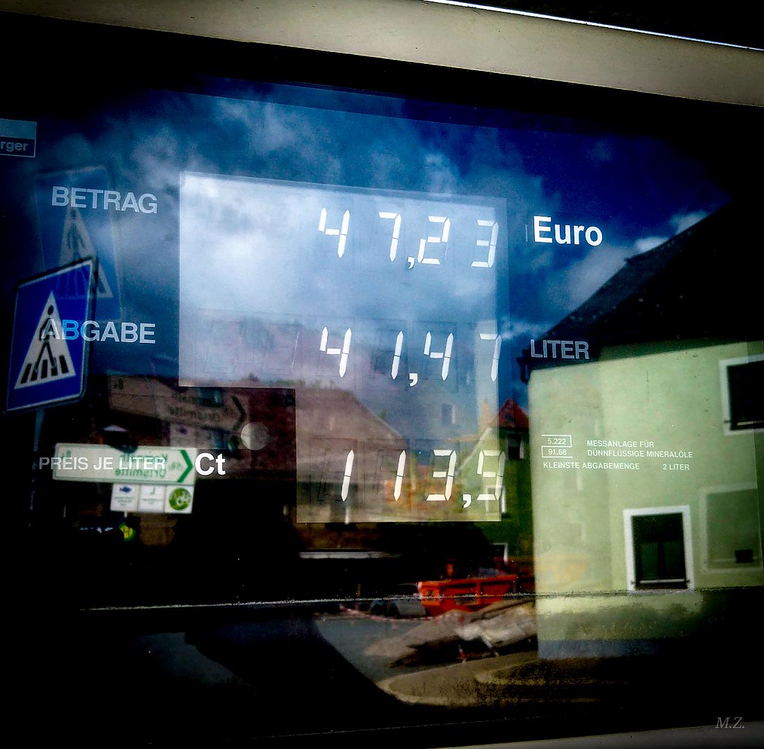 Foto: Martin Zehrer - Tanken am Sonntag, 25. Mai 2020...<br />
<br />
47,23 Euro für 41,47 Liter<br />
1,13 Eur/Liter<br />
 