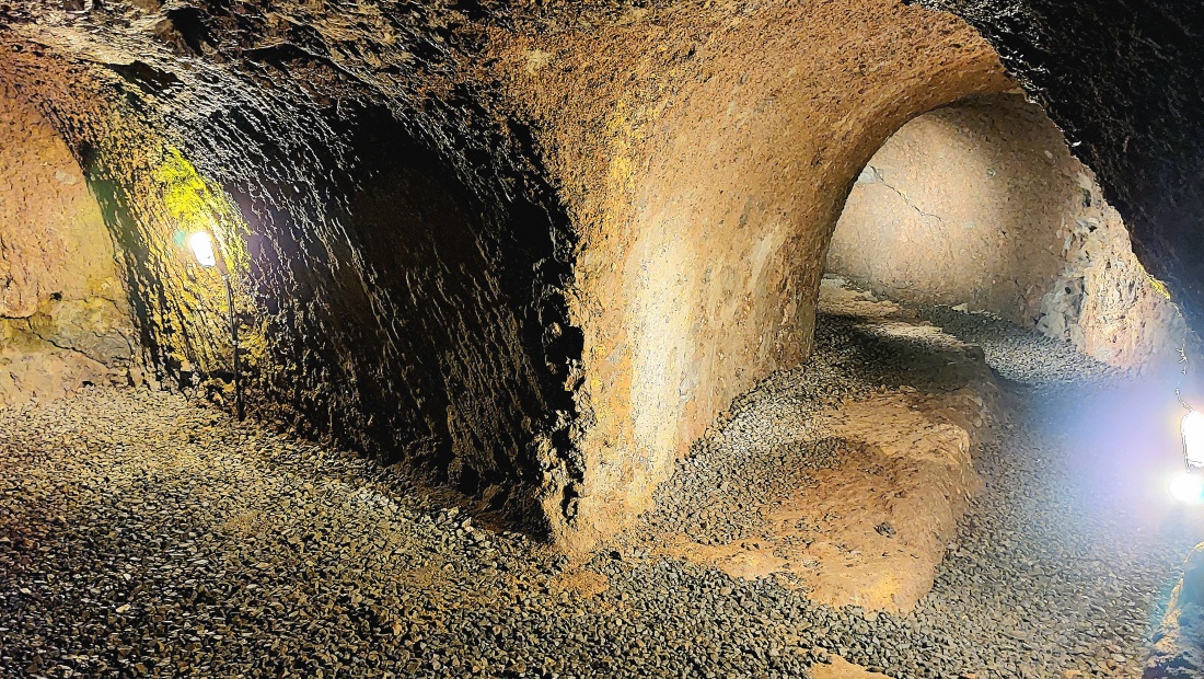 Die Felsenkeller in Parkstein,  direkt in den Vulkankegel getrieben, tagsüber geöffnet...