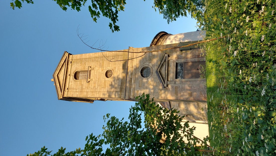 Foto: Martin Zehrer - Die Kirche auf dem Armesberg im Sonnenuntergangs-Licht... 