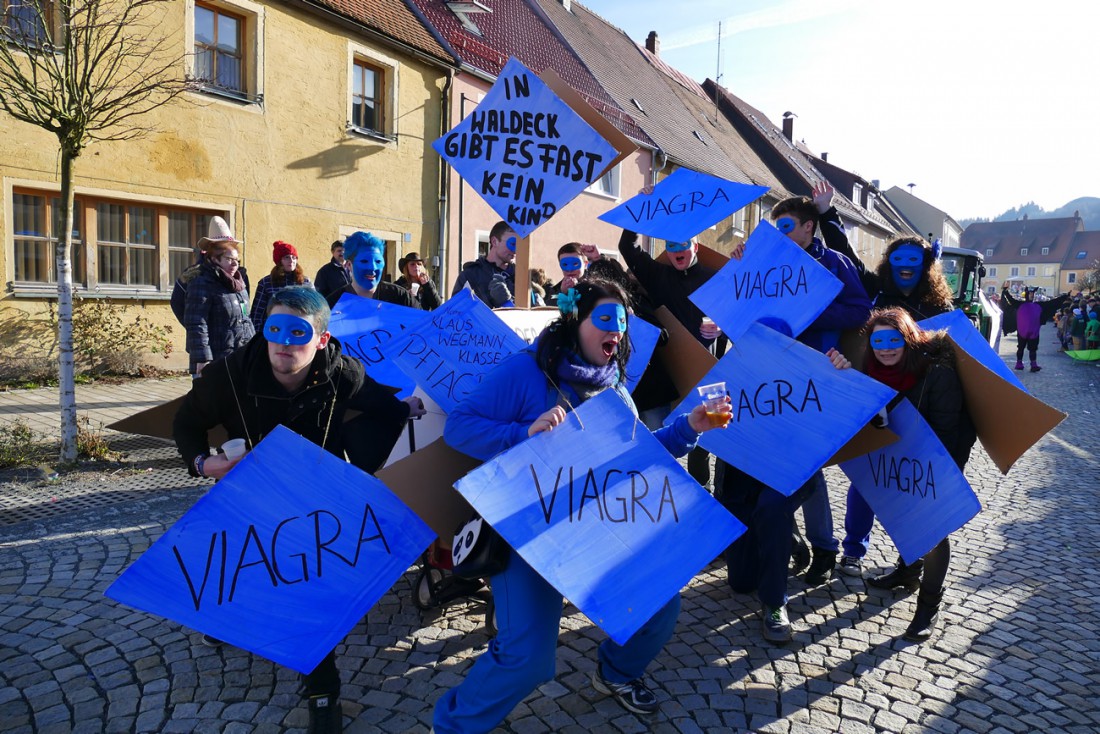 Foto: Martin Zehrer - Zu wenig Kinder in Waldeck???<br />
<br />
44. Faschingszug durch Waldeck am 7. Februar 2016!<br />
<br />
Tanzen, lachen und Gaudi machen ;-)<br />
<br />
Viele Gaudiwagen und unzählige Besucher traf 