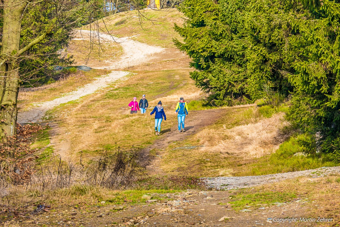 Foto: Martin Zehrer - Viele Menschen nutzen heute das schöne Wetter zum Wandern - 27. Dezember 2015 