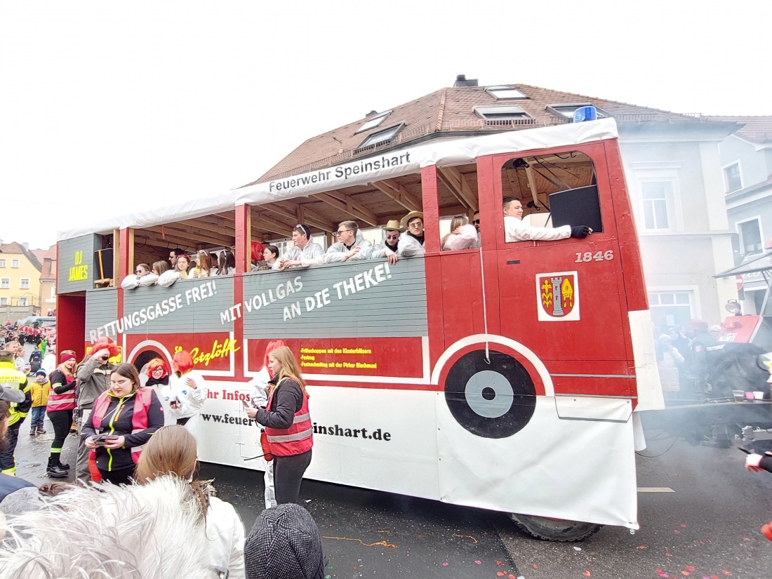 Foto: Martin Zehrer - Gigantischer Faschingszug durch Pressath, Helau - Was für eine stimmungsvolle Gaudi!!! 