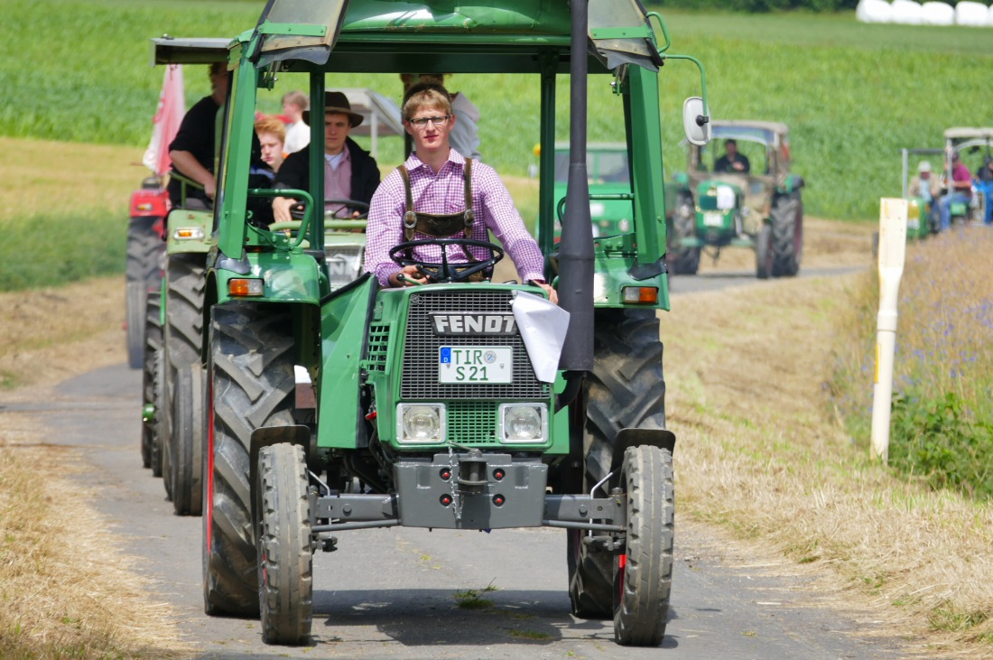 Foto: Martin Zehrer - Traktortreffen 2016 in Oberwappenöst<br />
Trotz Regen am Vormittag kamen an diesem Sonntag ca. 120 Oldtimer-Bulldogs und unzählige Besucher. Zum Mittag hin klarte das Wetter  