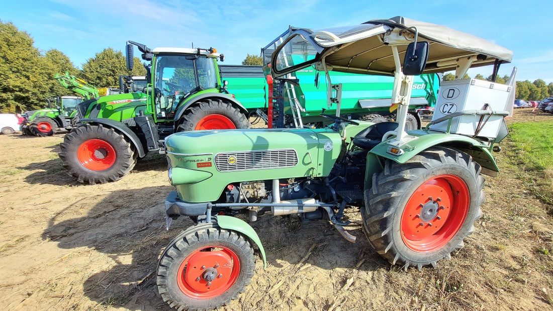 Foto: Martin Zehrer - Fendt-Oldtimer auf dem Neualbenreuther Kartoffelfest.  