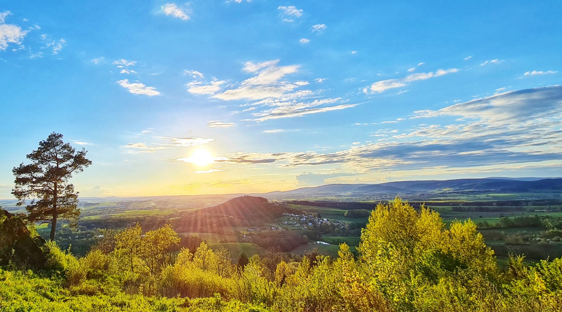 Foto: Jennifer Müller  - Unsere wunderschöne Heimat am und um den Schloßberg bei Waldeck... 