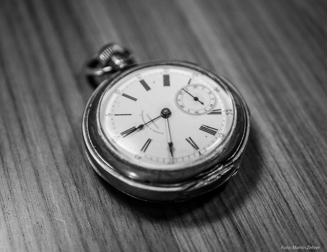 Foto: Martin Zehrer - Eine Taschen-Uhr die bereits das Alter von 100 Jahren überschritten hat... Läuft! 