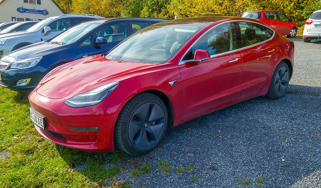 Foto: Martin Zehrer - Tesla Model 3 auf dem Armesberg... Schon der zweite, den ich heute sah... Es werden immer mehr! ;-) 