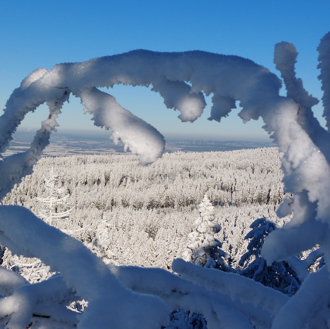 Foto: Martin Zehrer - Wunderschöne Winterzeit am 13. Dezember 2022, am Waldstein.<br />
<br />
Es war ein extrem sonniger, klarer Tag am Waldstein im Fichtelgebirge.<br />
Die Temperatur ging von Früh -16 Gr 