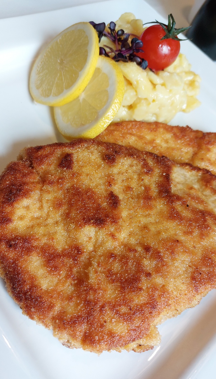 Foto: Martin Zehrer - Heute beim Wiesend in Kulmain: <br />
Schnitzel mit Kartoffelsalat... ein Gaumen-Traum :-)<br />
<br />
 