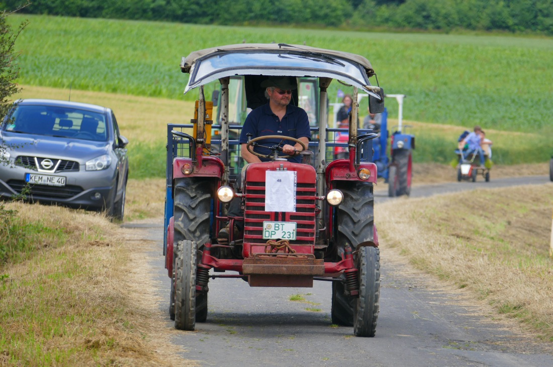 Foto: Martin Zehrer - Traktortreffen 2016 in Oberwappenöst<br />
Trotz Regen am Vormittag kamen an diesem Sonntag ca. 120 Oldtimer-Bulldogs und unzählige Besucher. Zum Mittag hin klarte das Wetter  