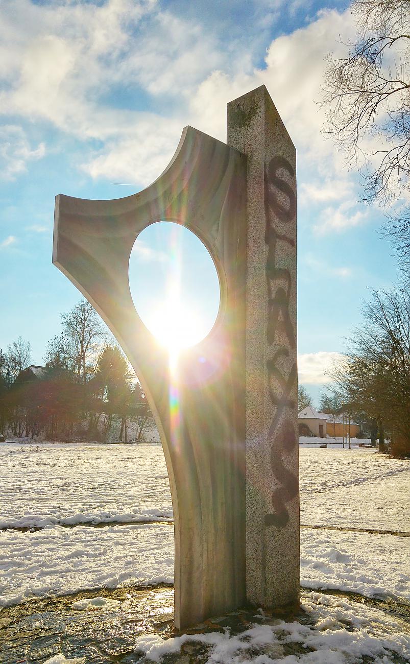 Foto: Jenny Müller - Spaziergang bei strahlendem Sonnenschein durch und um Kemnath am 10.01.2021 bei ca. -3 Grad. Einfach mal stehenbleiben und die Sonne im Gesicht genießen ;-) 