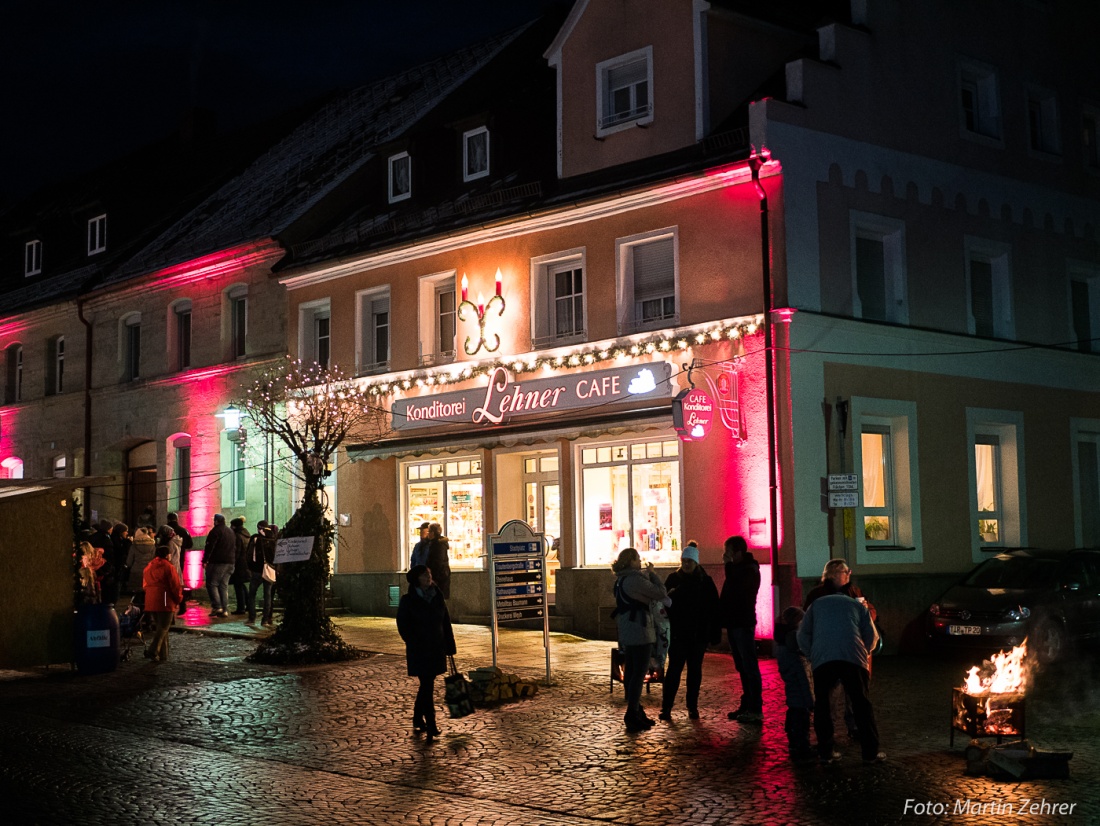 Foto: Martin Zehrer - Weihnachtliche Lichter beim Candle-Light-Shopping 2017 in Kemnath 