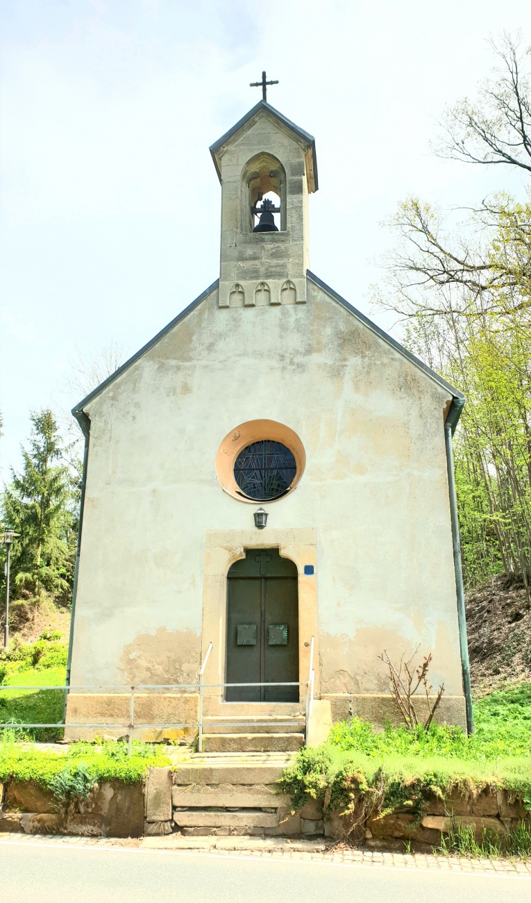 Foto: Martin Zehrer - Eine Kapelle am Ortseingang von Luhe.<br />
 