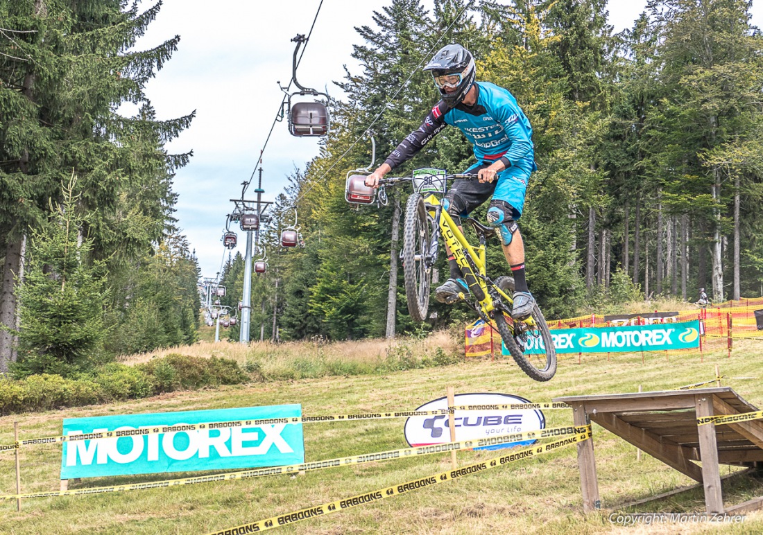 Foto: Martin Zehrer - Absprung am Ochsenkopf - He can fly ;-) 