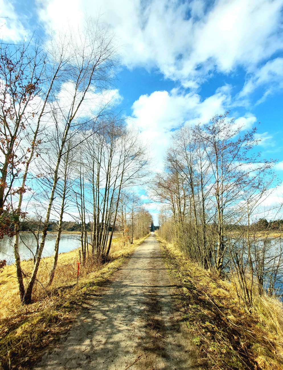 Foto: Martin Zehrer - Auf zur Himmelsleiter bei Tirschenreuth. Herrliches Wetter, beste Aussicht, der Frühling liegt in der frischen Luft. 