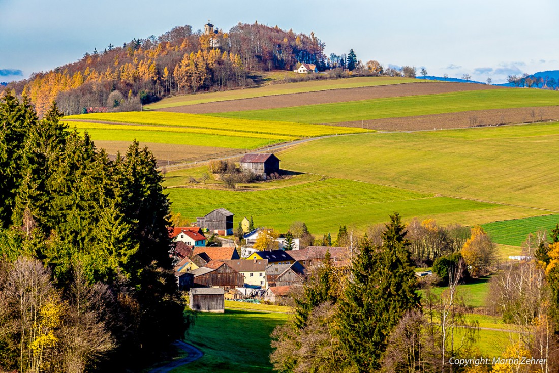 Foto: Martin Zehrer - Der Blick vom zum Armesberg rüber. Spaziergang im goldenen Herbst am 8. November 2015. 