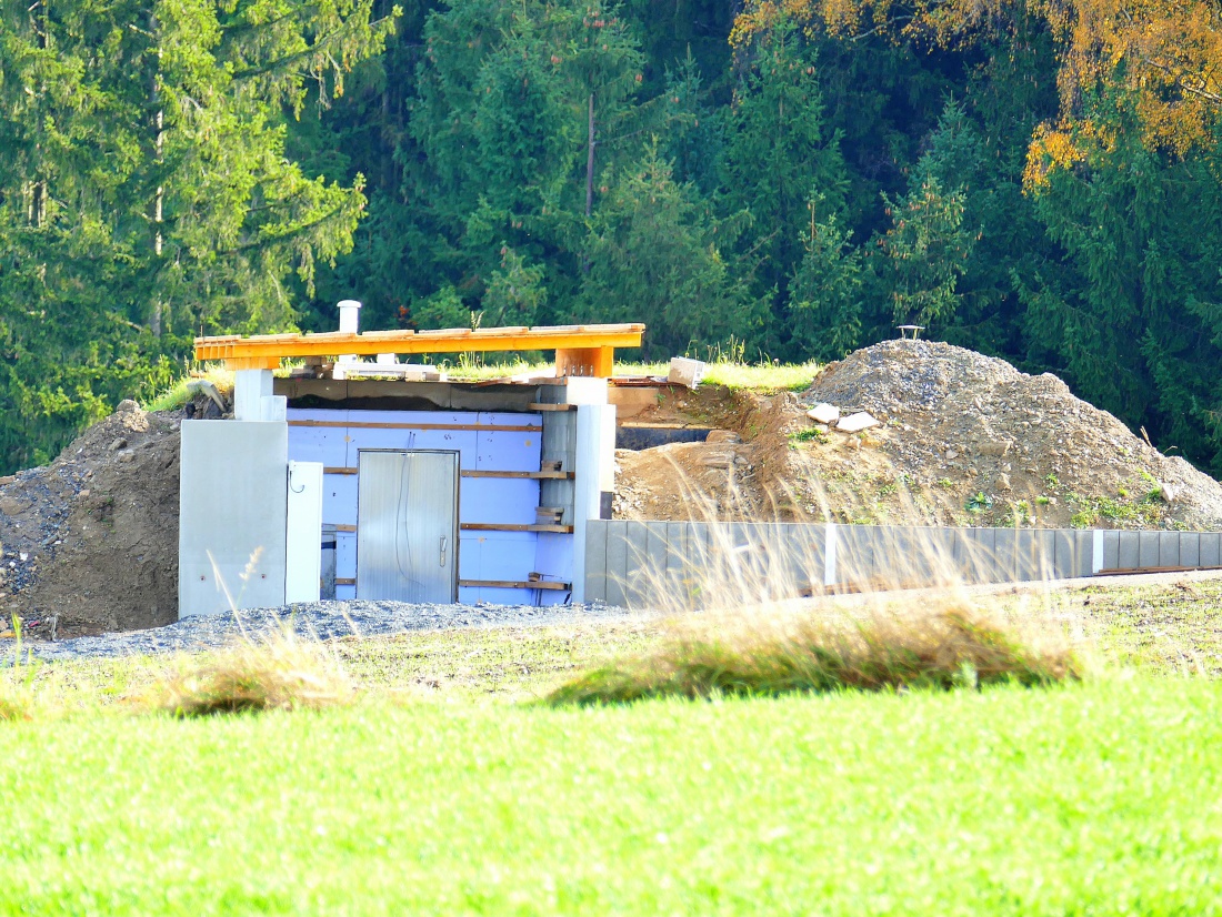 Foto: Martin Zehrer - Der Wasserbehälter oberhalb von Godas wird renoviert.  