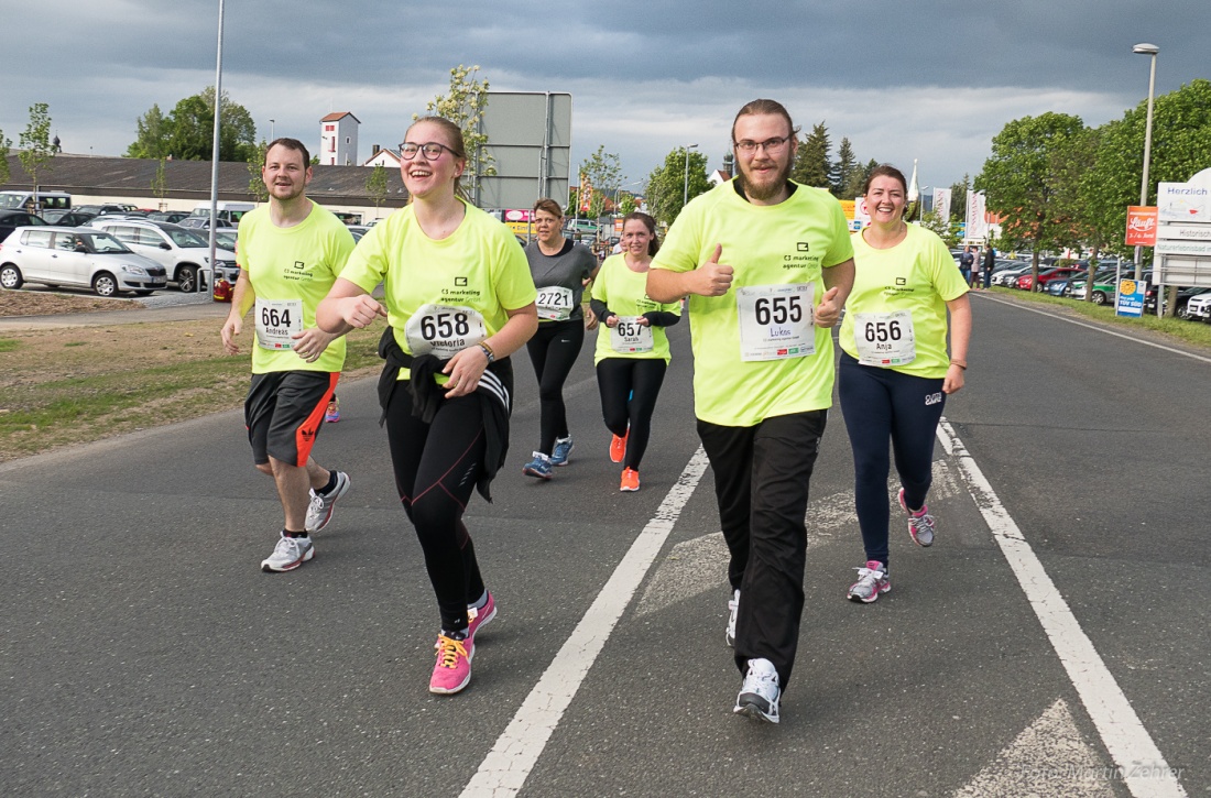 Foto: Martin Zehrer - Nofi-Lauf 2017: Start am Stadtplatz und Ziel beim Siemens... 5,9 Kilometer durch Kemnath und rund herum. Mehr als 8000 Teilnehmer fanden sich in Kemnath zusammen um die S 