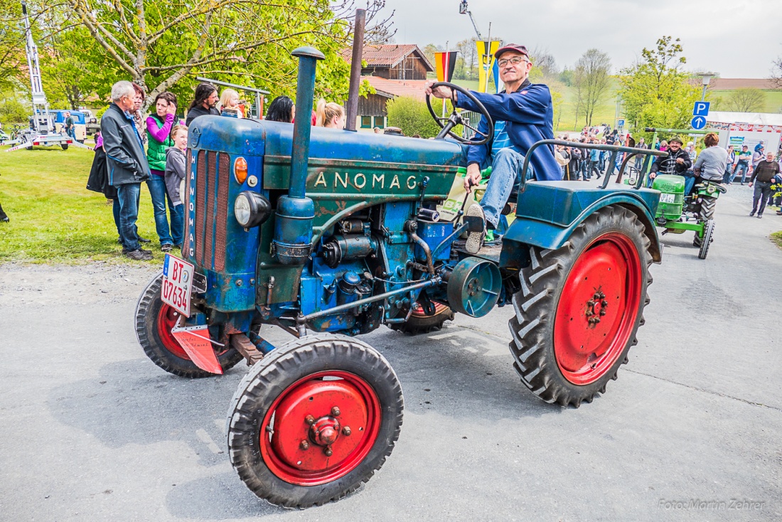 Foto: Martin Zehrer - Bulldogtreffen Kirchenpingarten am 7. Mai 2017: auf gehts zur Rundfahrt mit ca. 300 Traktoren...  