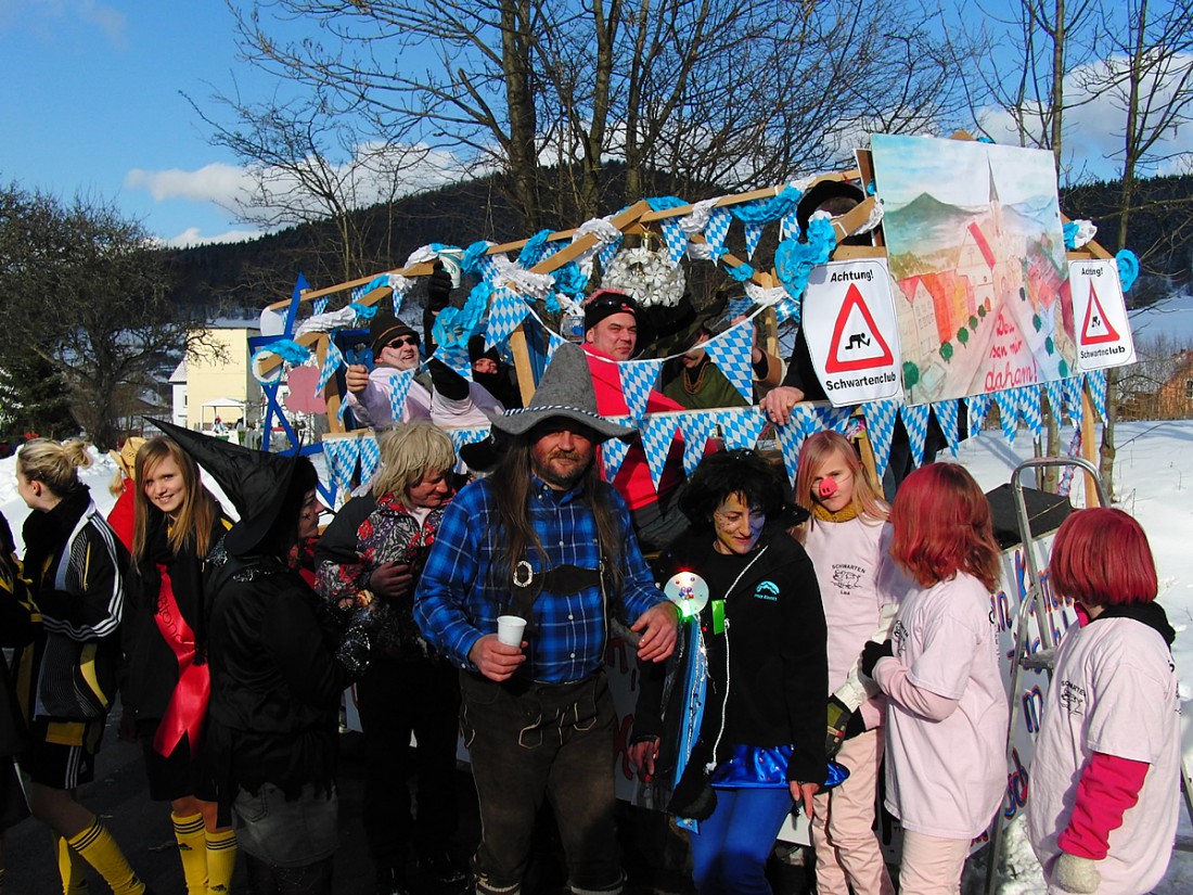 Foto: Martin Zehrer - Faschingszug in Waldeck - der Gaudiwogn vom Schwartenclub ;-)<br />
<br />
10. Februar 2013 