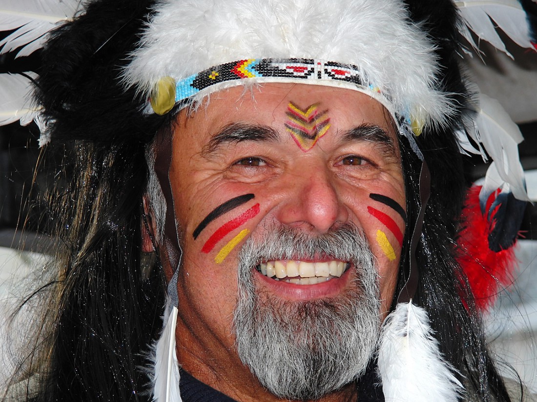 Foto: Martin Zehrer - Indianer beim Faschingszug in Waldeck am 10. Februar 2013 - Mit Gaudi-Bemalung ;-) 
