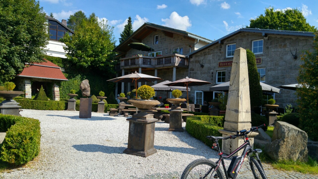 Foto: Martin Zehrer - Radtour von Hermannsreuth zum Ochsenkopf...<br />
<br />
Einkehren im Restaurant Museo in Fichtelberg ;-) 