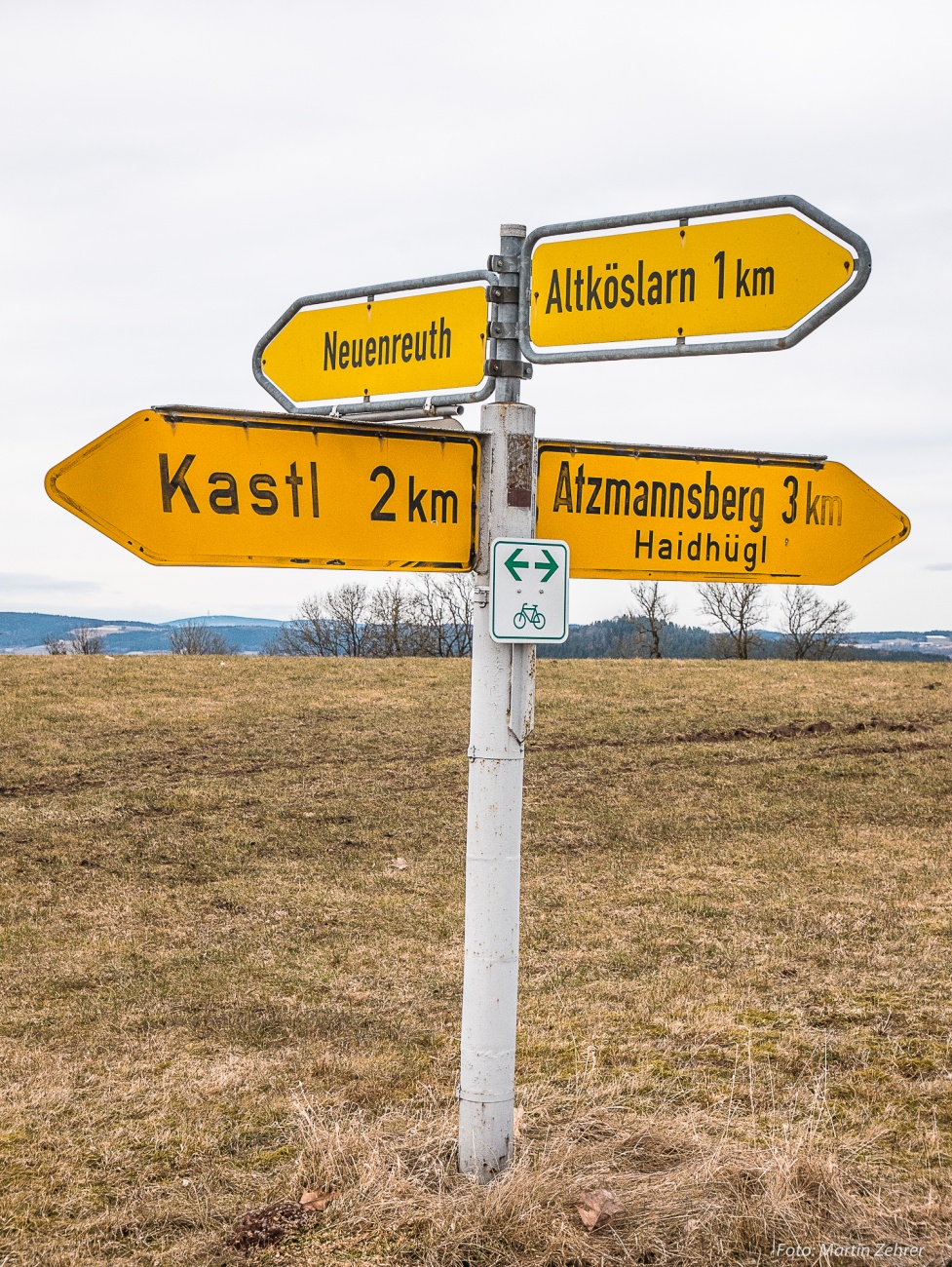 Foto: Martin Zehrer - Freie Auswahl, ein Wegweiser bei Neuenruth, wenn man von Atzmannsberg her durch den Wald fährt. Ich wählte den Weg Richtung Altköslarn...<br />
<br />
1. Frühlingsradtour am 11. Mä 