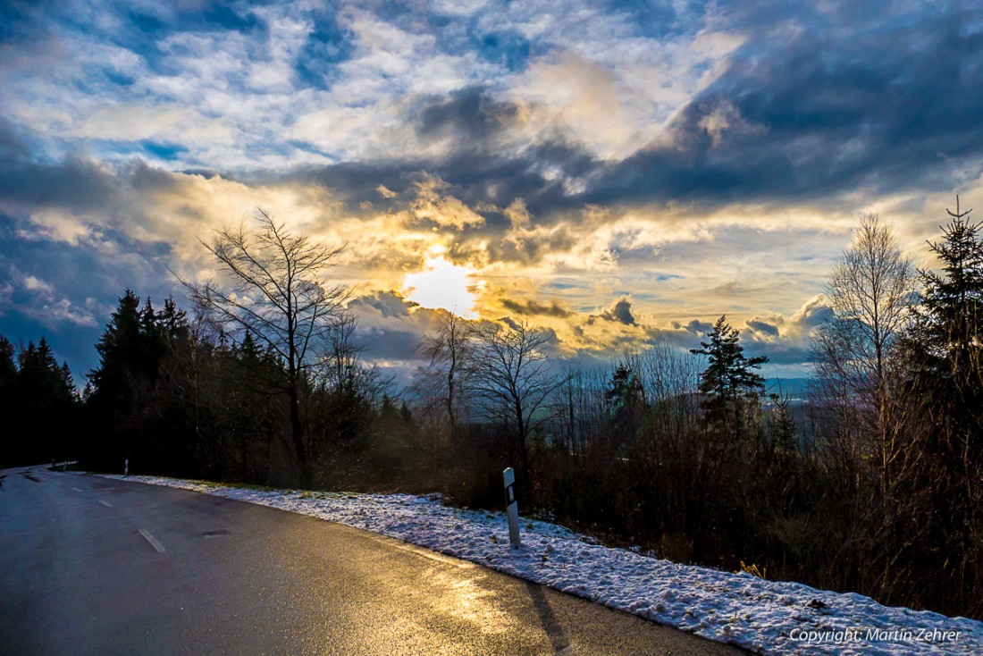 Foto: Martin Zehrer - Ich komme durch :-D <br />
<br />
Die Sonne strahlt sich ihren Weg durch die Wolken... 