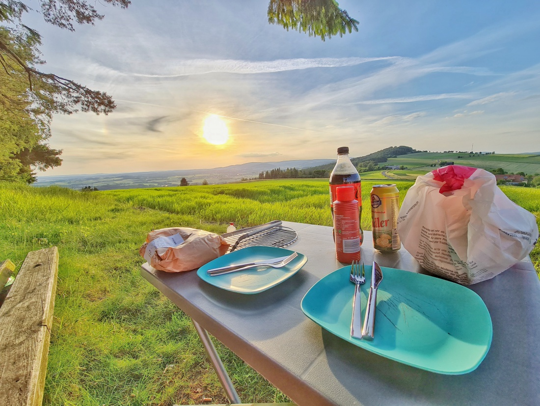 Foto: Jennifer Müller - Gleich gehts los... super Grill-Abend oben im Zentrum ;-) Ein unbeschreibliches Panorama! 