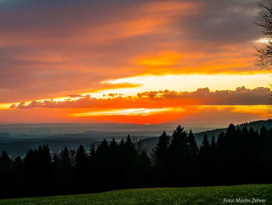 Foto: Martin Zehrer - Die Sonne ist abgetaucht... aber nicht ohne diese wunderschönen Farben zu hinterlassen!<br />
<br />
Babilon, Ölbrunn... 9. Januar 2018 