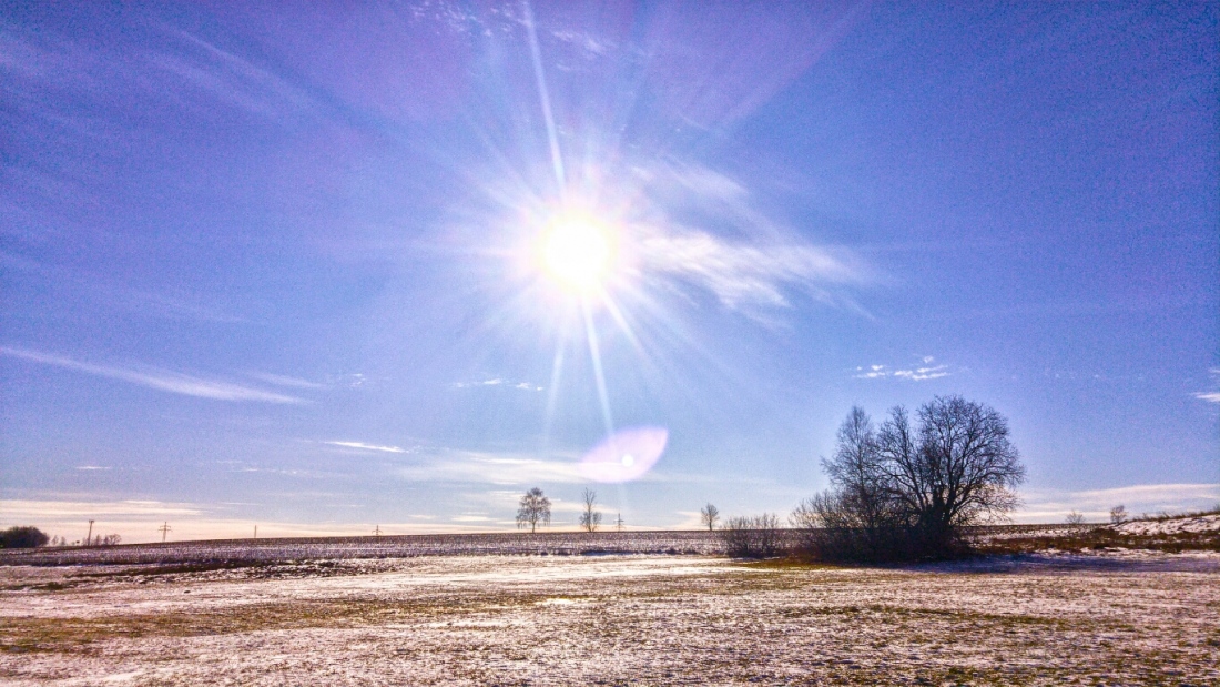 Foto: Martin Zehrer - Sonnen-Kraft!<br />
<br />
Am kulmainer Stausee... Die vergangene Nacht hatte es ca. minus 8 Grad, das Wetter heute ist gigantisch. <br />
Wer hier her kommt, erlebt ein kleines Stückch 