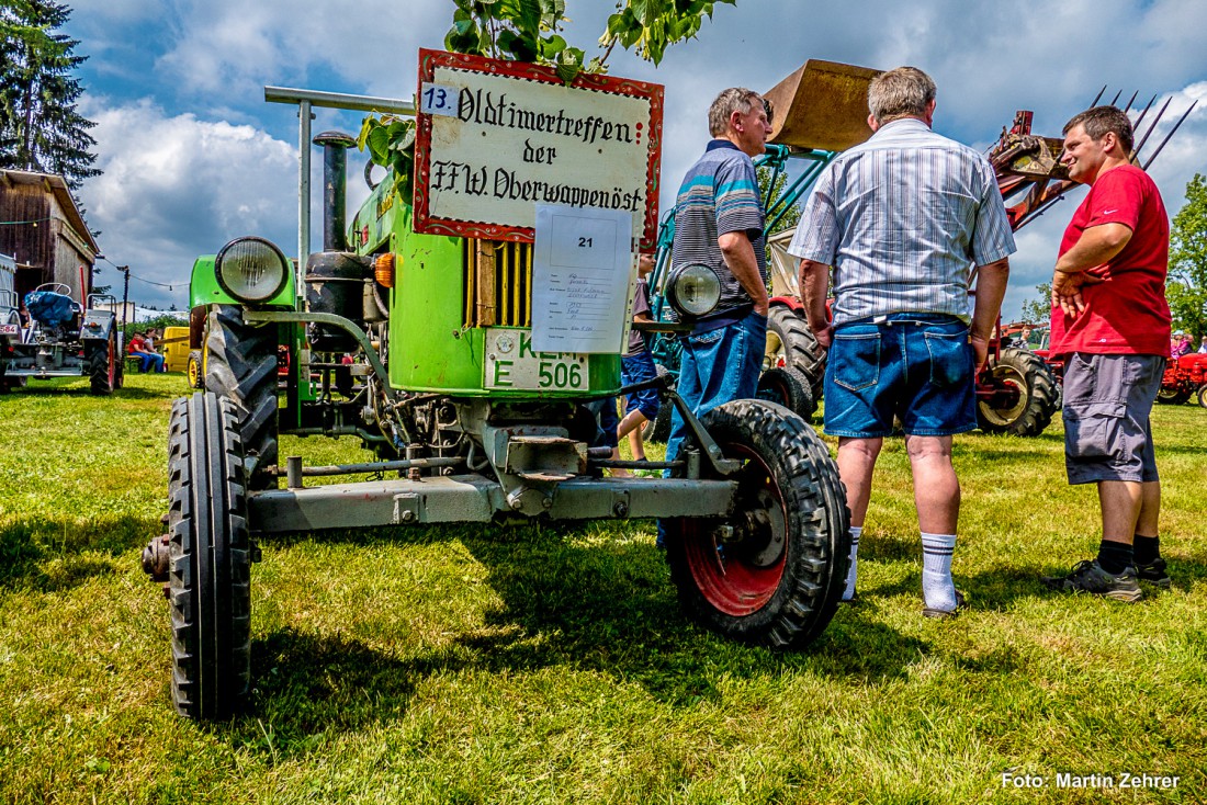 Foto: Martin Zehrer - 13. Bulldogtreffen der Freiwilligen Feuerwehr in Oberwappenöst - Der "BegrÃ¼Ãungsbulldog". Einfach genial, was es hier fÃ¼r RaritÃ¼ten zu sehen gibt. Ein gelungenes Fest 