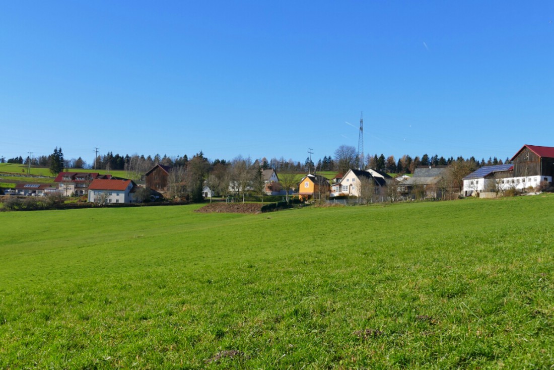 Foto: Martin Zehrer - Ölbrunn bei Ebnath am 16. November 2015. Wanderer können hier in der Gaststätte zur schönen Aussicht speisen und übernachten. 