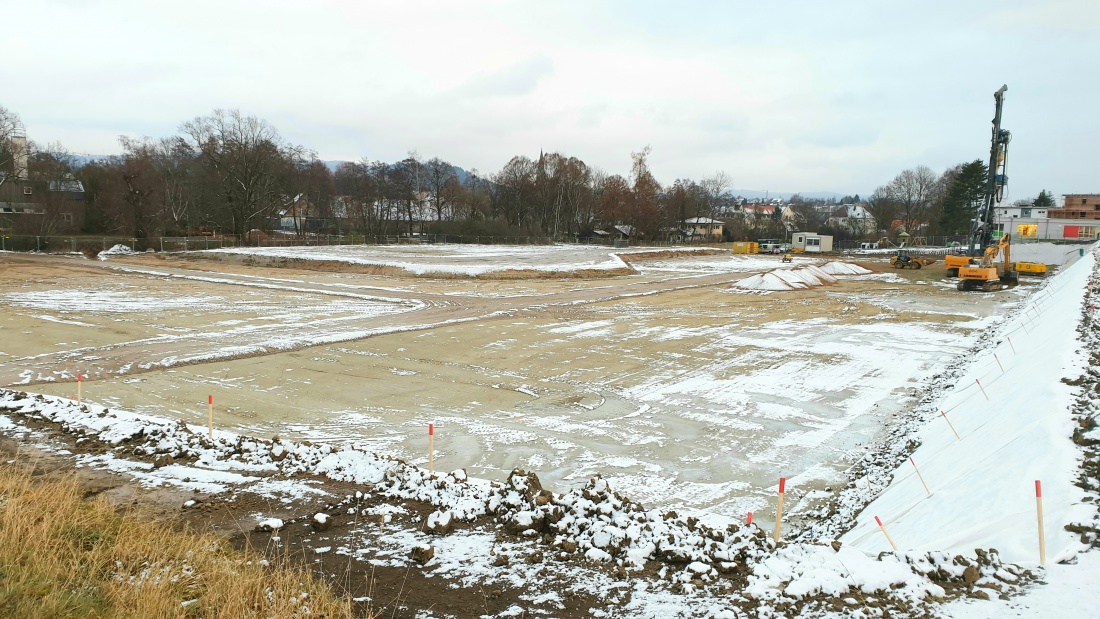 Foto: Martin Zehrer - Wie geleckt! Es ist schon beachtlich, wie schnell hier das Gelände der neuen Realschule aufgearbeitet wurde. 