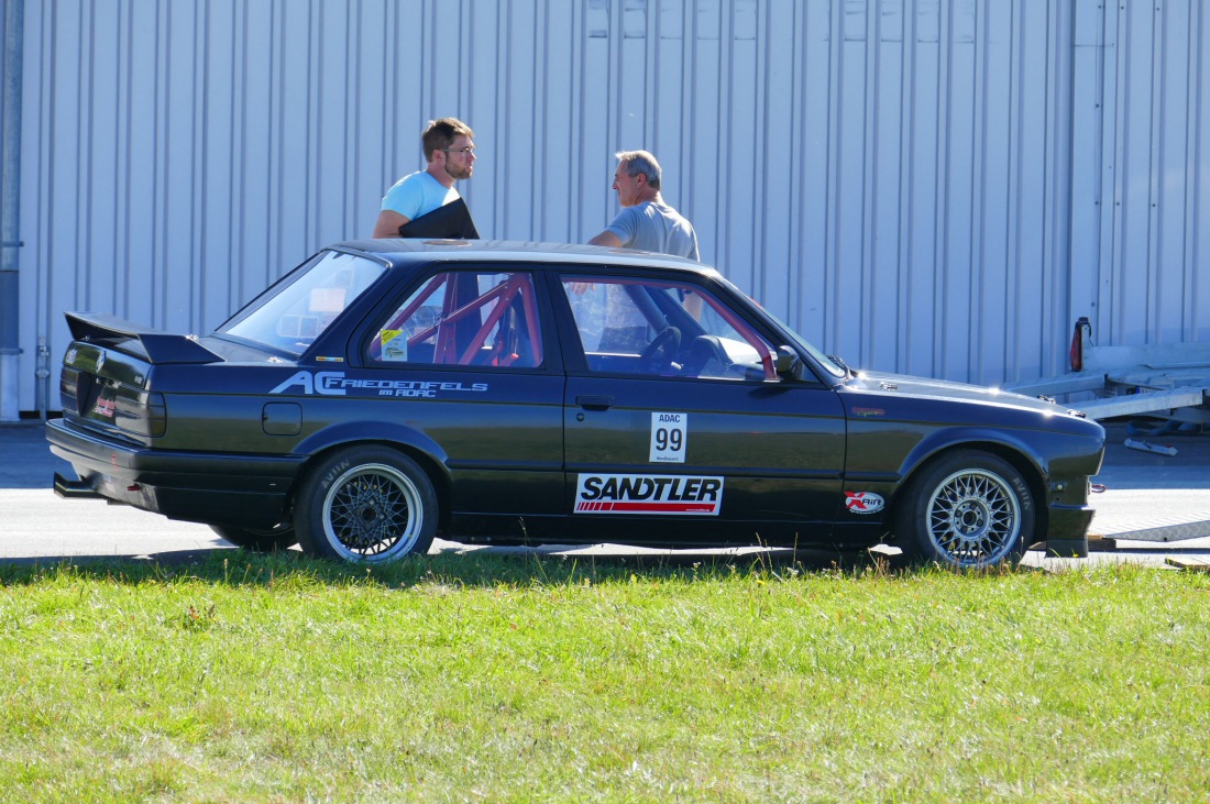 Foto: Martin Zehrer - BMW war auch da...<br />
<br />
Flugplatz-Slalom des MSC-Sophiental. Bestes Wetter, top Teilnehmer, fairer Motorsport Nähe Bindlach! 