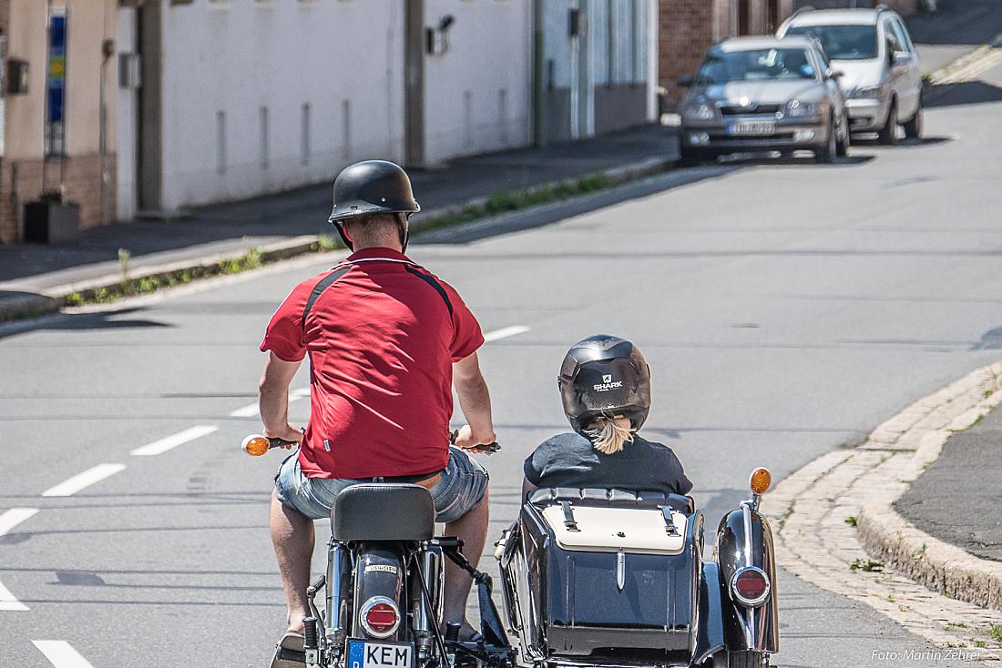 Foto: Martin Zehrer - MZ - Geschoss aus der ehemaligen DDR... Unterwegs mit Beiwagen... 