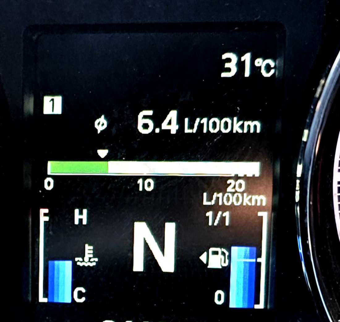 Tolles Sommer-Wetter am 23. Mai 2026.
Um 14:30 Uhr lag die Temperatur bei heißen 31 Grad.
Die Sonne schien fleißig, der Himmel war blau mit vereinzelten Wölkchen.