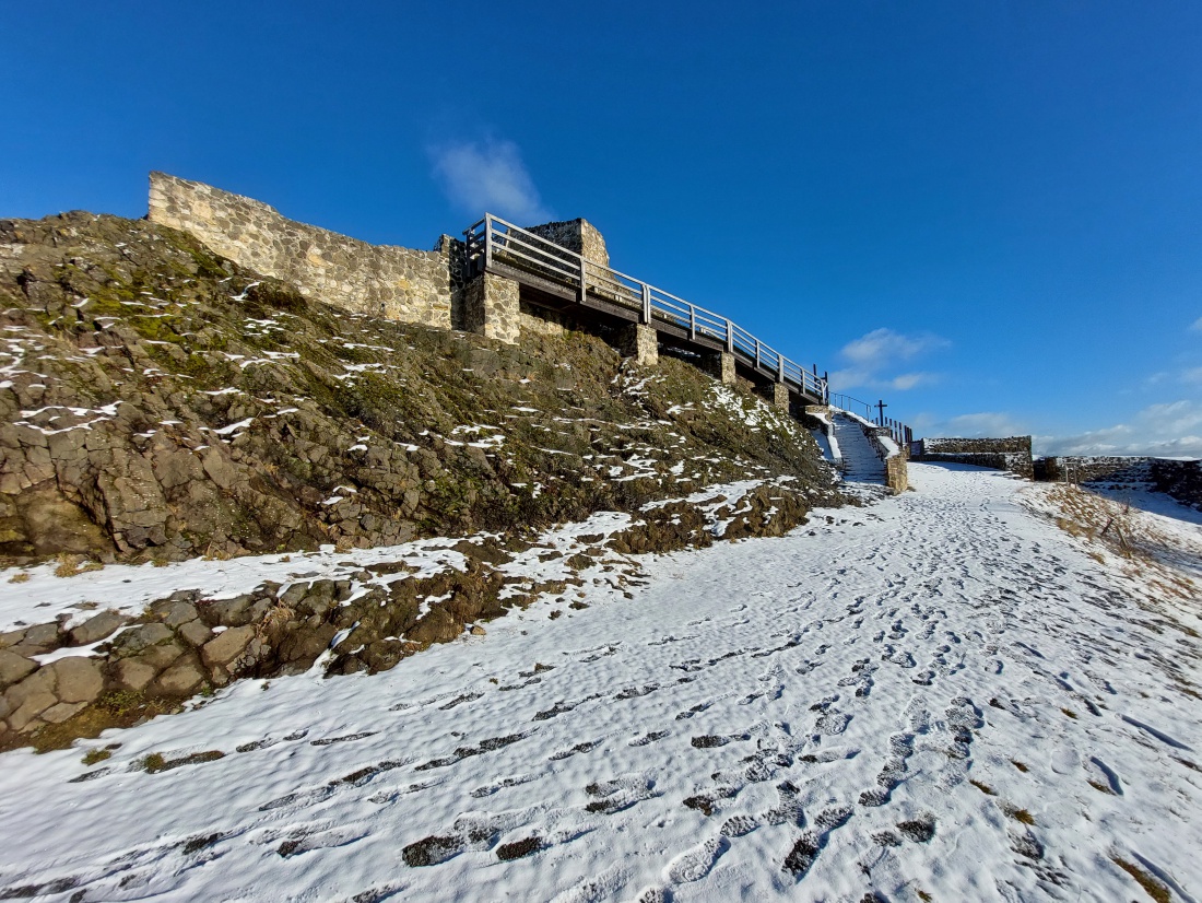 Foto: Martin Zehrer - Herrliche Winter-Wanderung zum waldecker Schlossberg.<br />
Sonne, blauer Himmel und ein Rucksack mit guter Brotzeit.<br />
Was für ein wunderschöner Tag zu zweit! :-) 